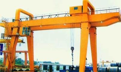 橋式起重機與門式起重機 功能、結構與應用場景解析